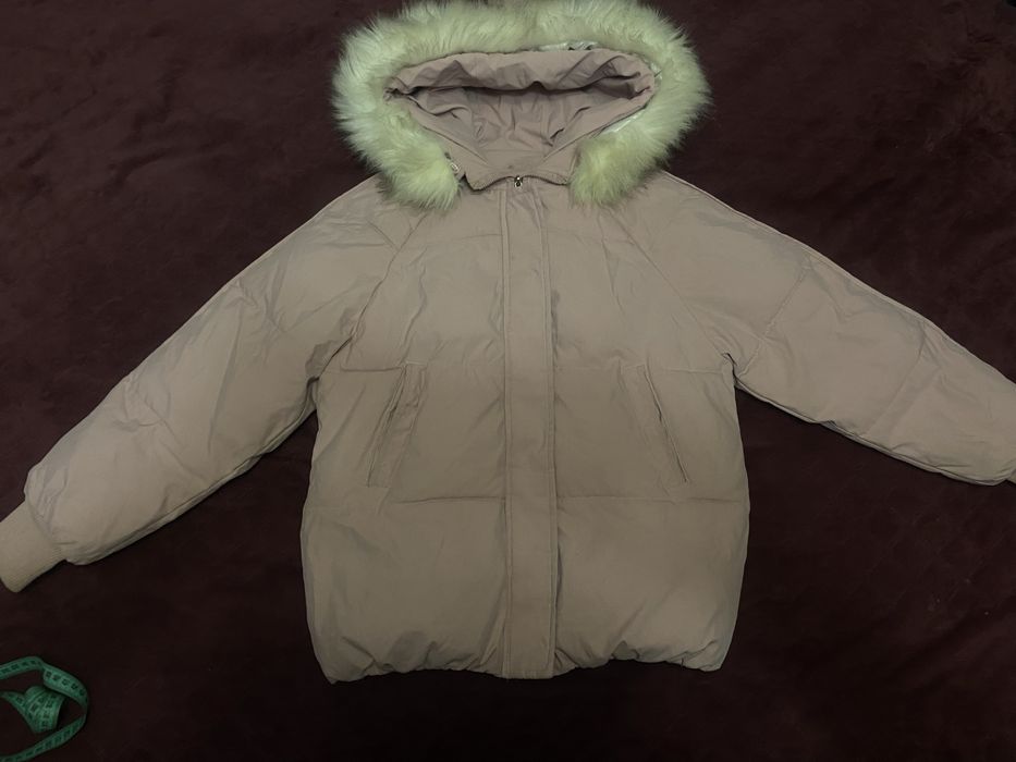 Куртка на дівчинку
