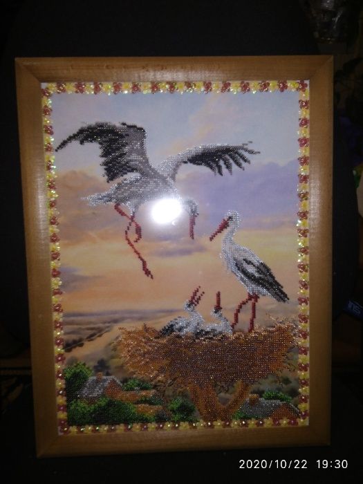 Картина А3 "Семейное гнездо" вышитая бисером и пайетками.