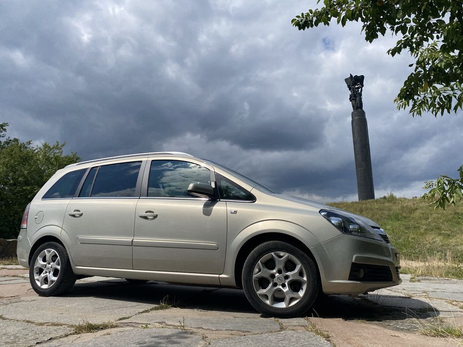 Пропоную Zafira 1.9 tdi
