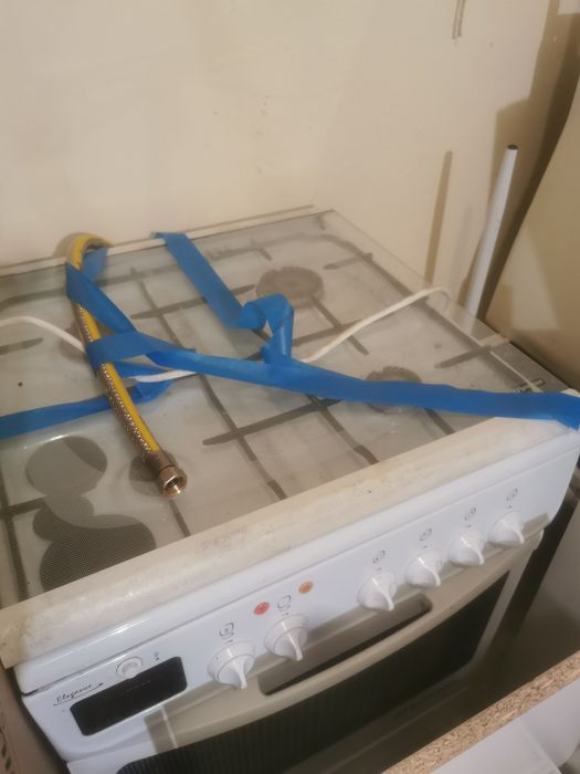 Kuchnia gazowa z piekarnikiem