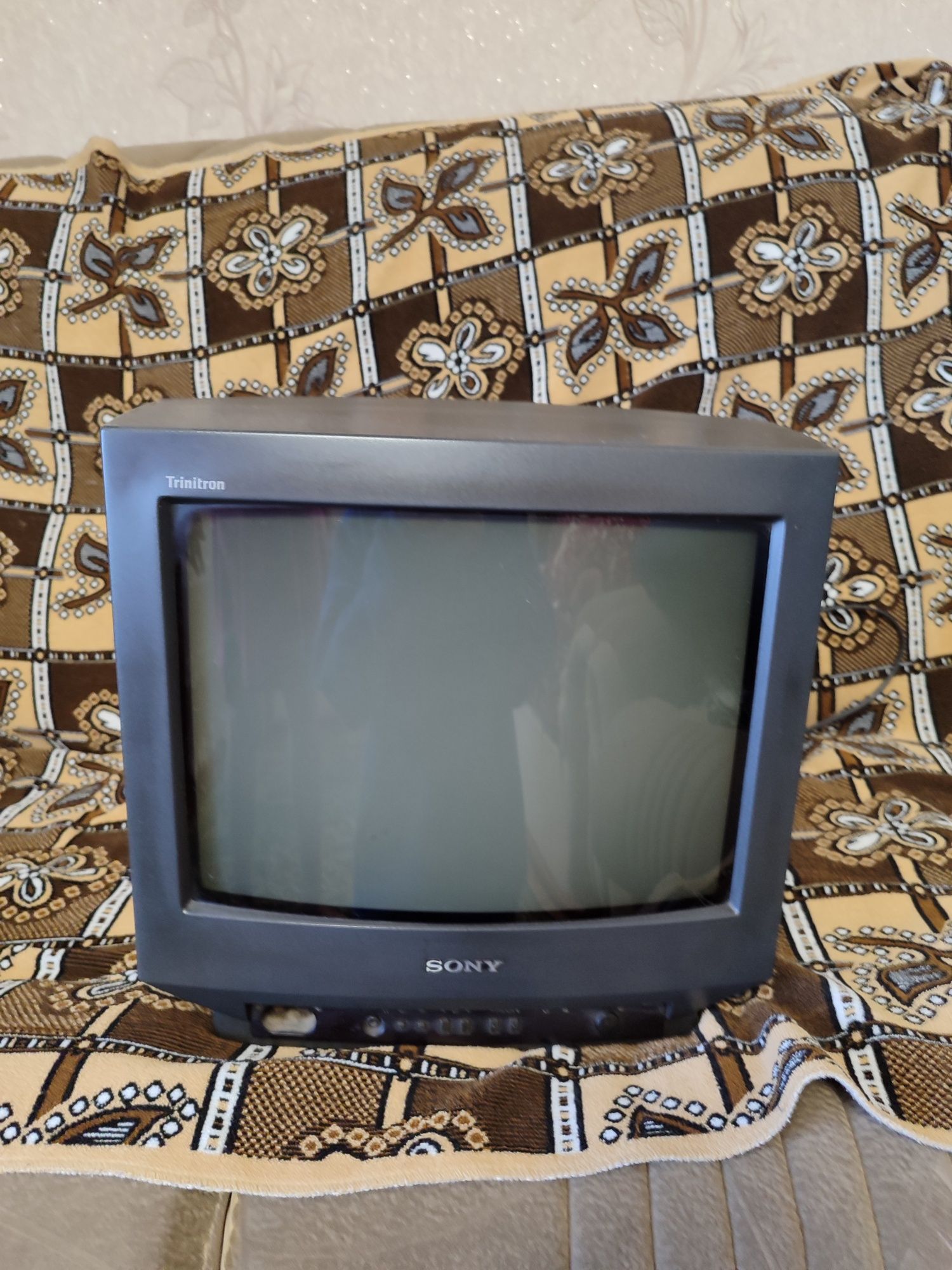 Телевизор Samsung , Маленький телевизор Sony