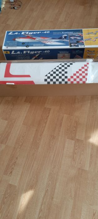 TWM model RC TRENER La. Flyer-40