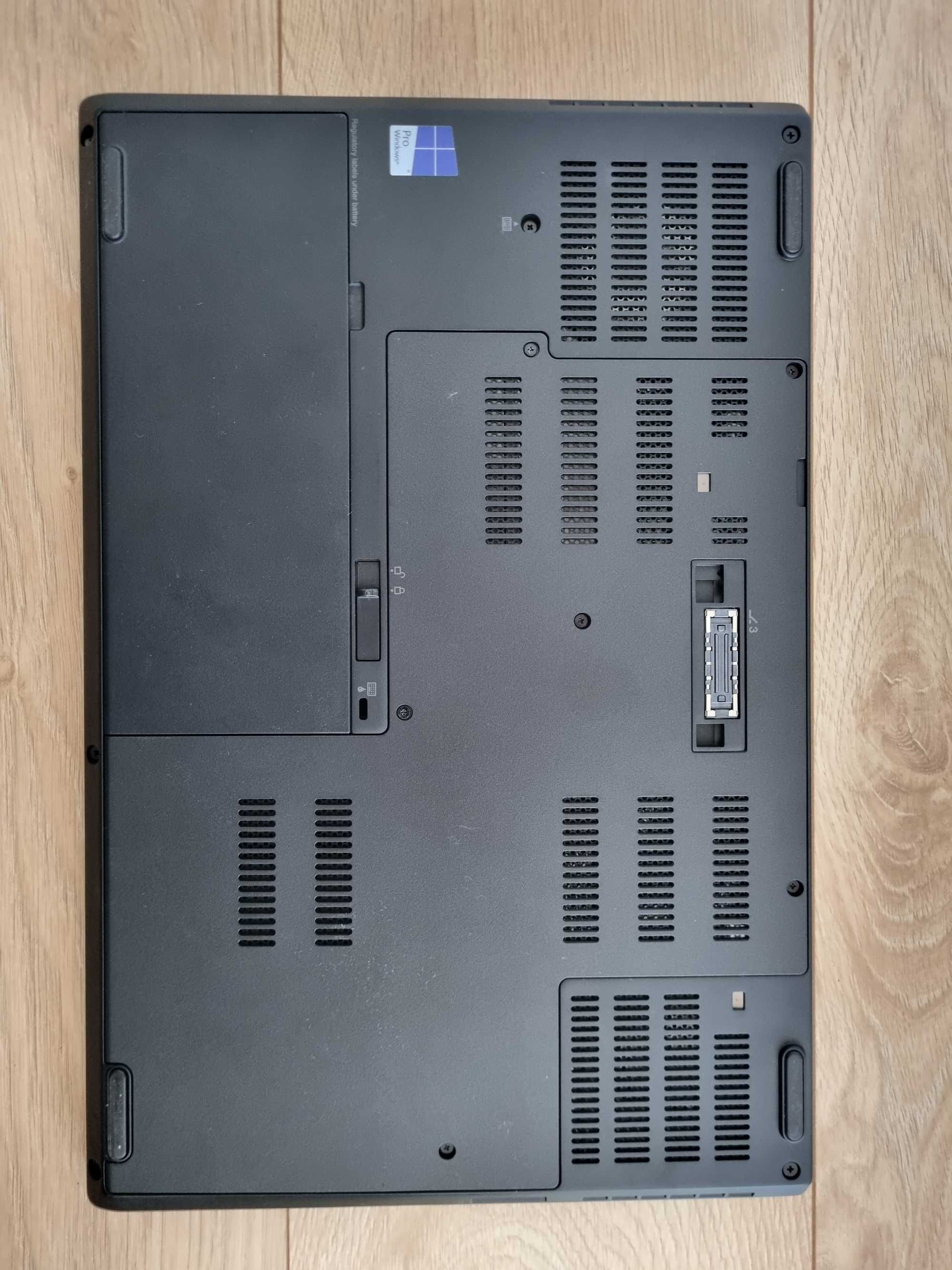 ThinkPad P50 I7/32BG RAM/1TB SSD/1TB HDD/M2000M 4GB + Stacja dokujaca