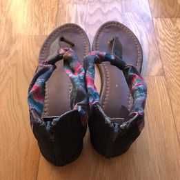 Sandálias rasas (Natura)