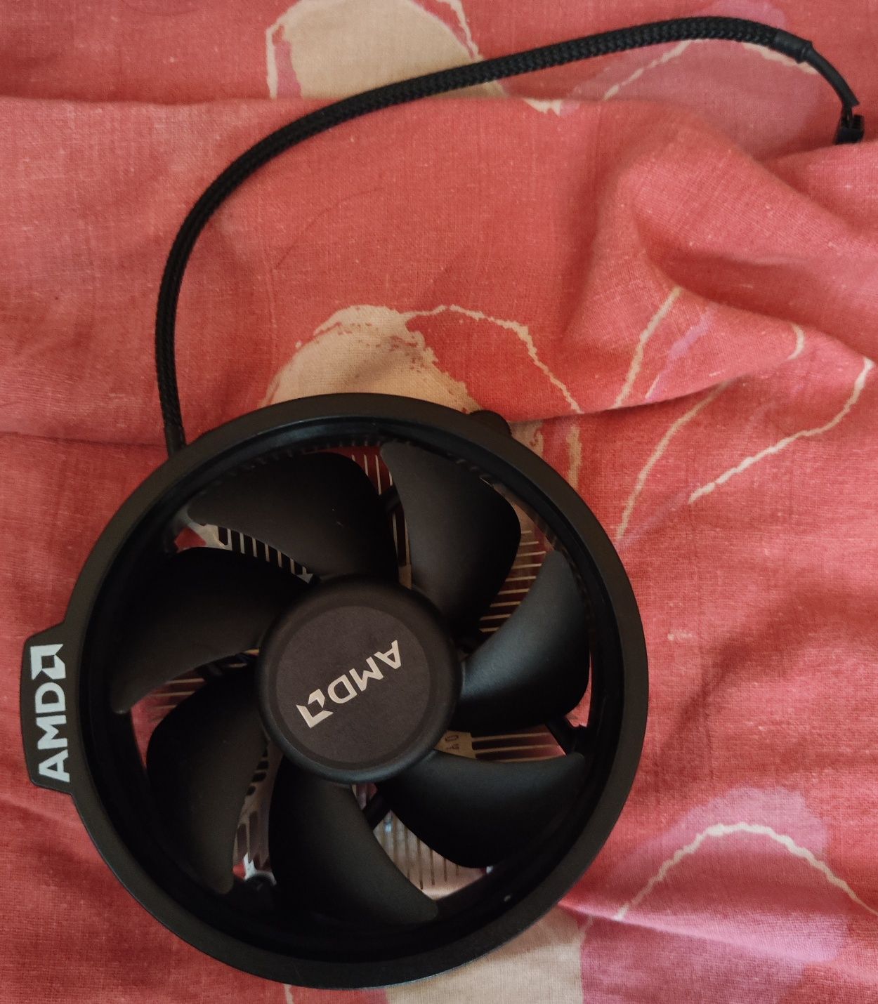 Chłodzenie CPU AMD Wraith Stealth