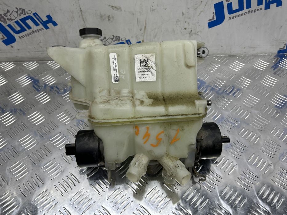 Бачок расширительный в сборе 109701500K для Tesla Model 3 2017-2024