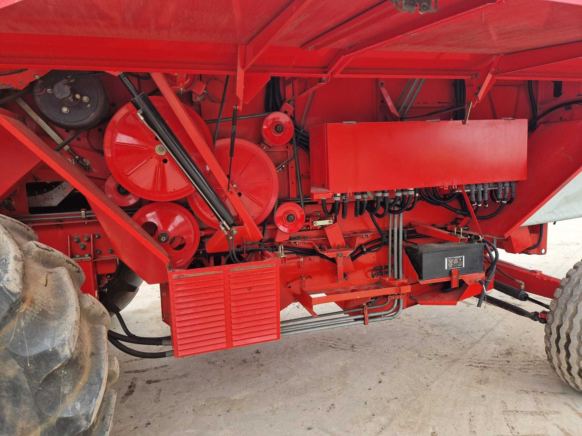 Kombajn zbożowy Massey Ferguson 30 , bardzo ładny, orginal 4.32 heder