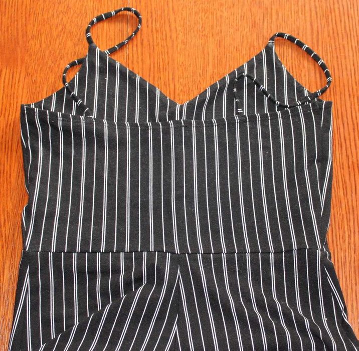 Kombinezon czarno-biały letni na ramiączkach