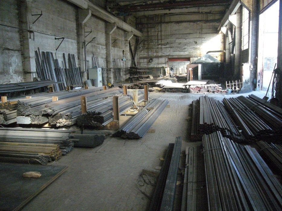 Гибка профильных, круглых труб, арматуры, каркасов мебели.