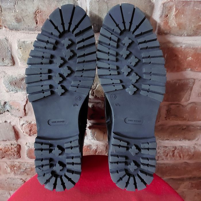 Skórzane buty na zamek luksusowej włoskiej marki