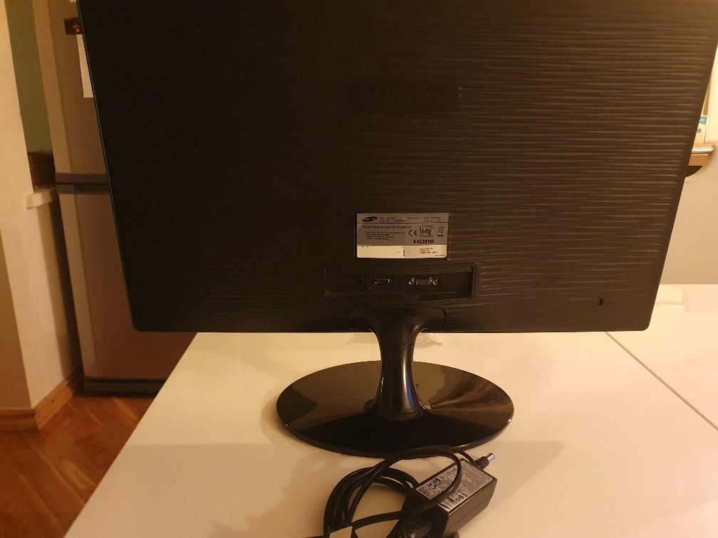 Monitor Samsung S24D300H