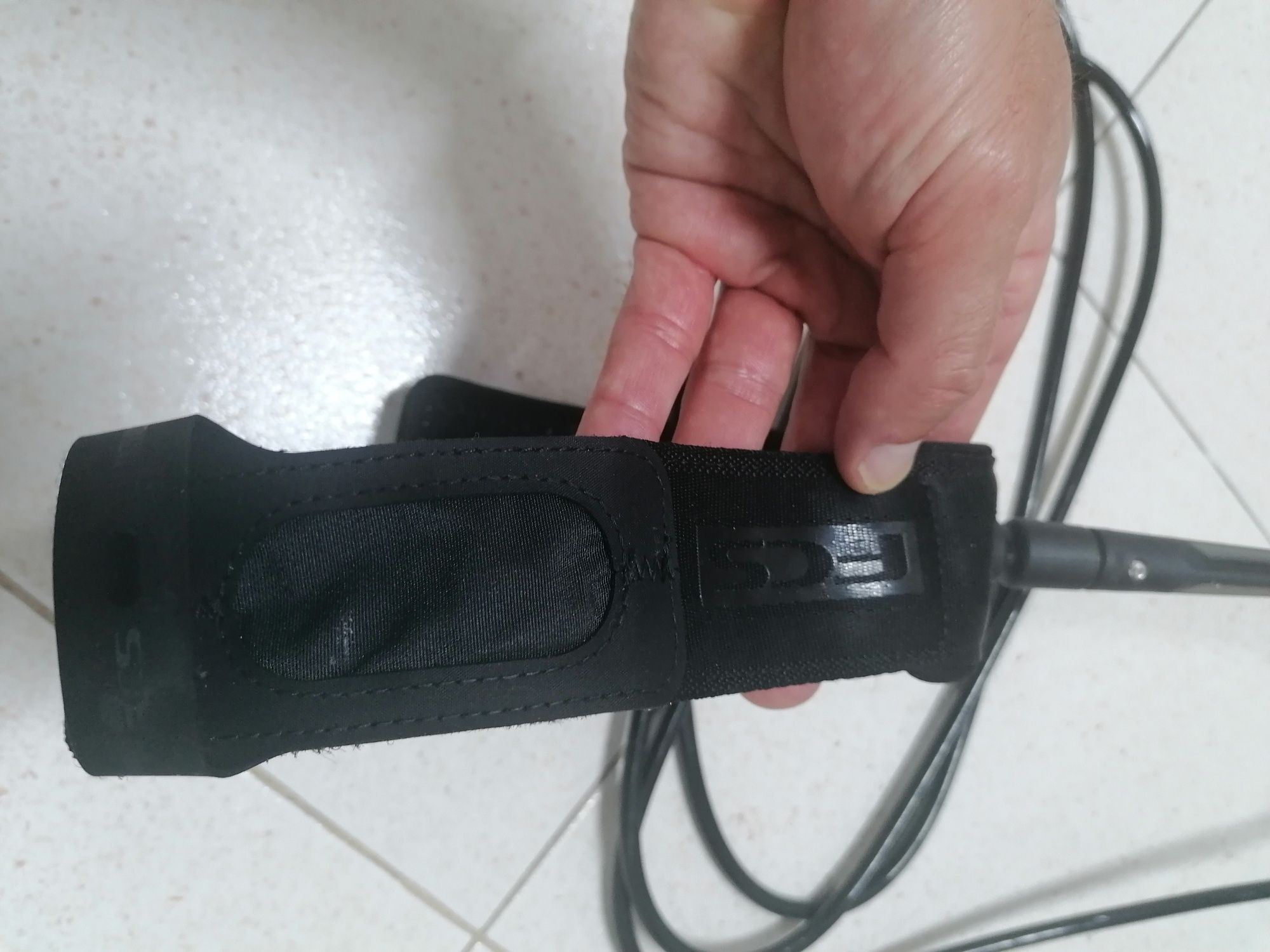 Leash FCS 9 pés NOVO