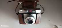 Máquina fotográfica Agfa Isoly vintage com flash Braun
