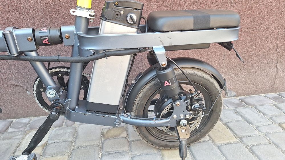 Продам електровелосипед  складной  колеса  ENGWE  T14 (ручка газа)