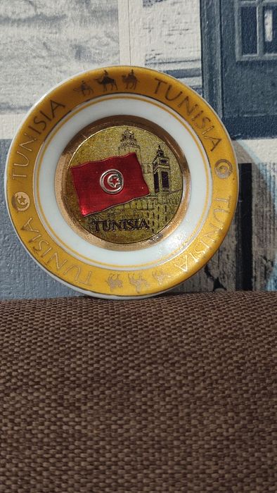 Магніти на холодильник із різних країн