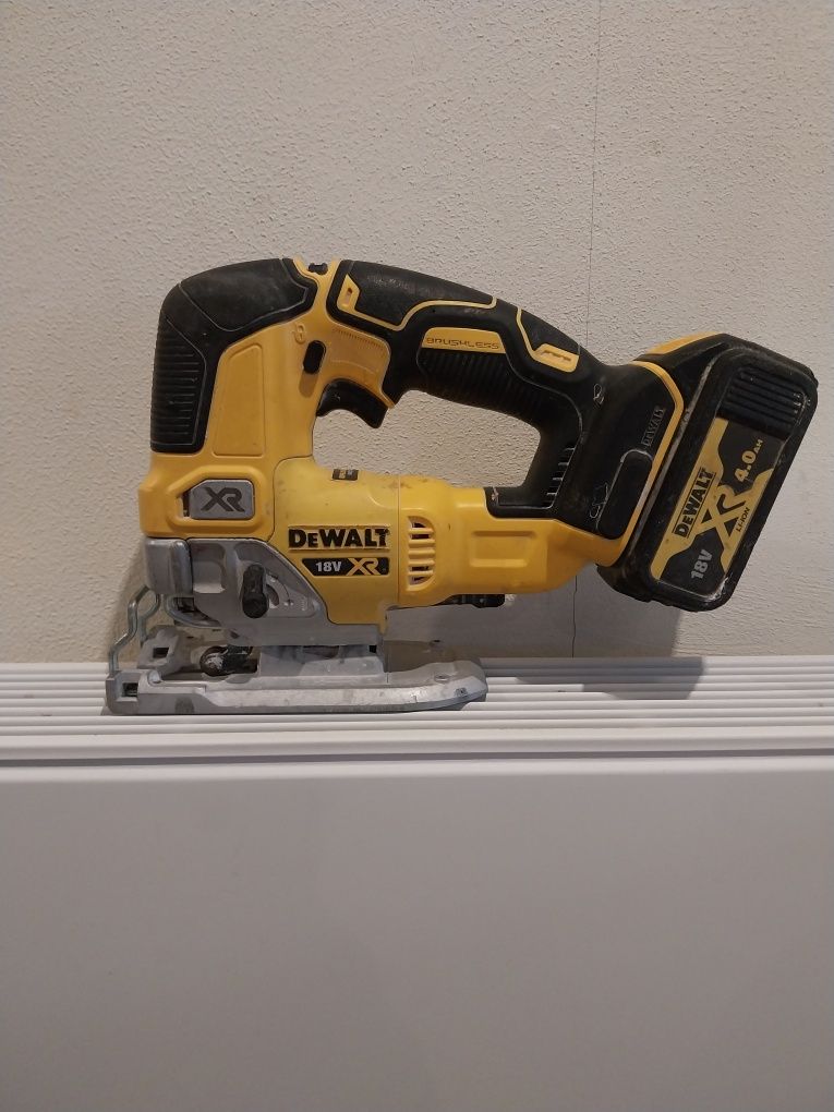 Wyrzynarka dewalt dcs 334