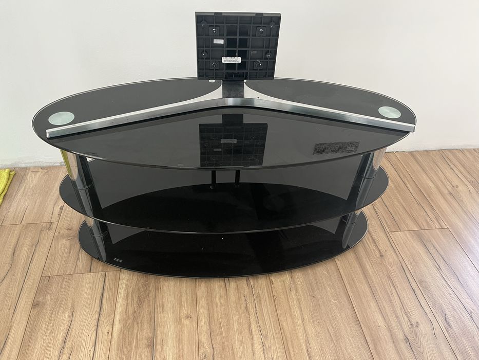 Półka  pod telewizor