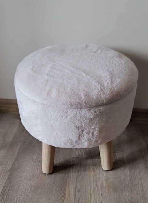 Pufa okrągła na drewnianych nóżkach różowa, nowa ze schowkiem taboret