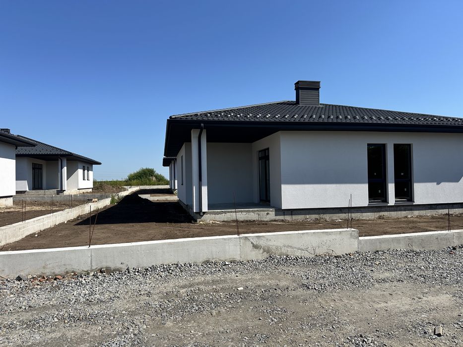 Продам сучасний будинок з гаражем на 6 сотках