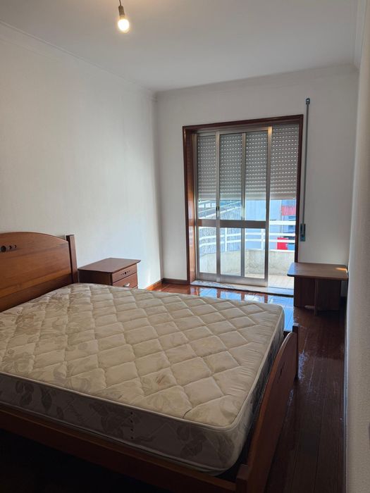 Quarto para arrendar, Candal próximo Cais de Gaia e Arrábida Shopping