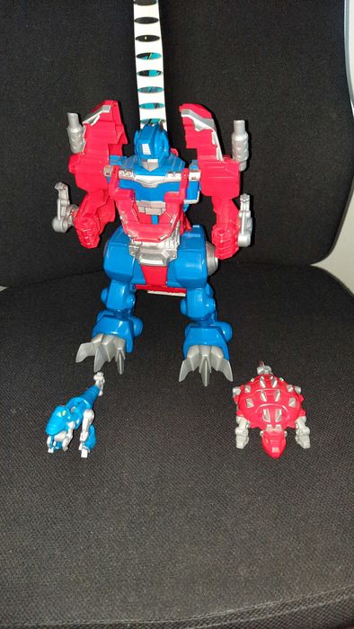 Dinozaur zmieniający się w robota