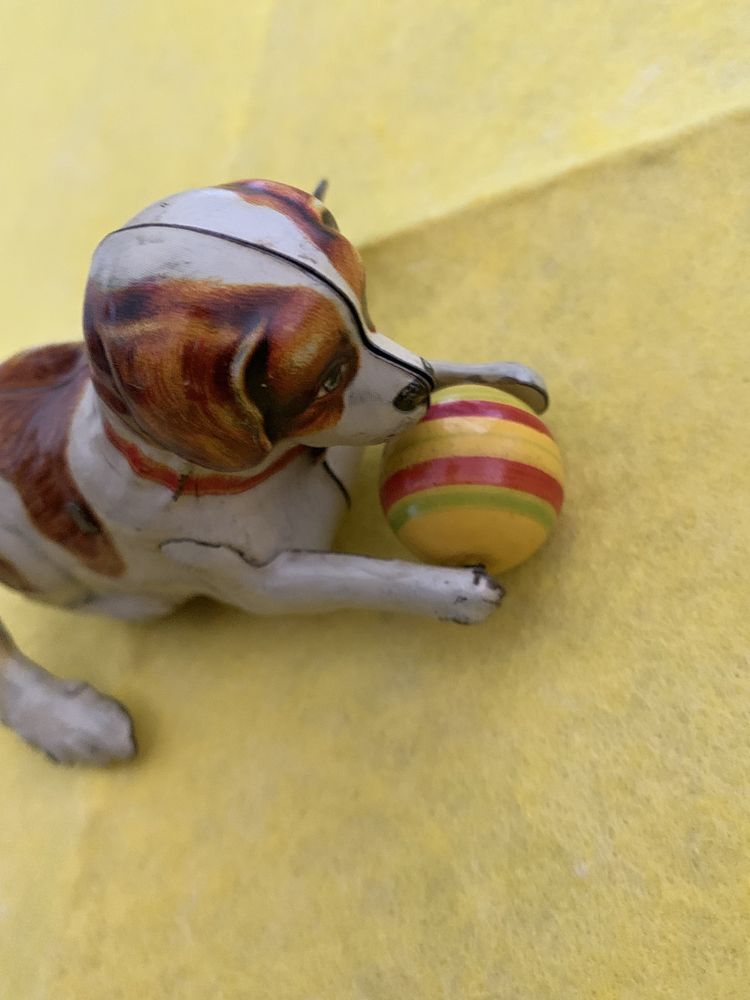 Cão de corda de lata. Fabricado na Alemanha (1950)