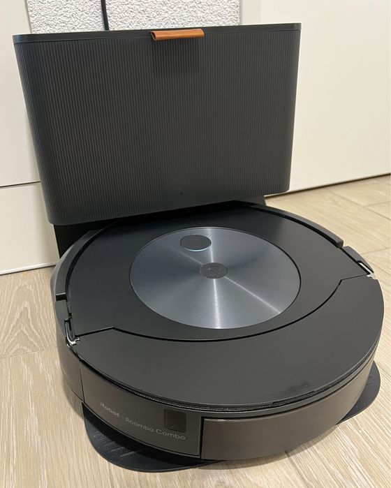 IRobot Roomba J7+ Combo (Aspira e Lava)