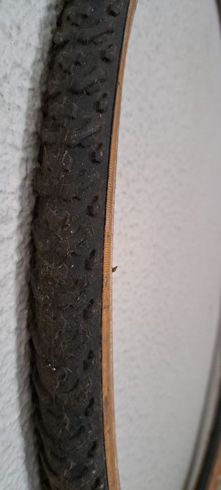 Pneu de bicicleta + câmara de ar