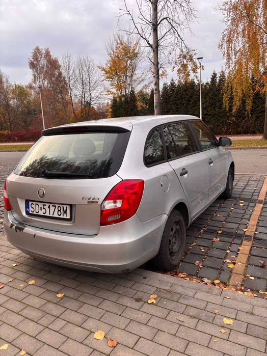 samochód osobowy Skoda Fabia
