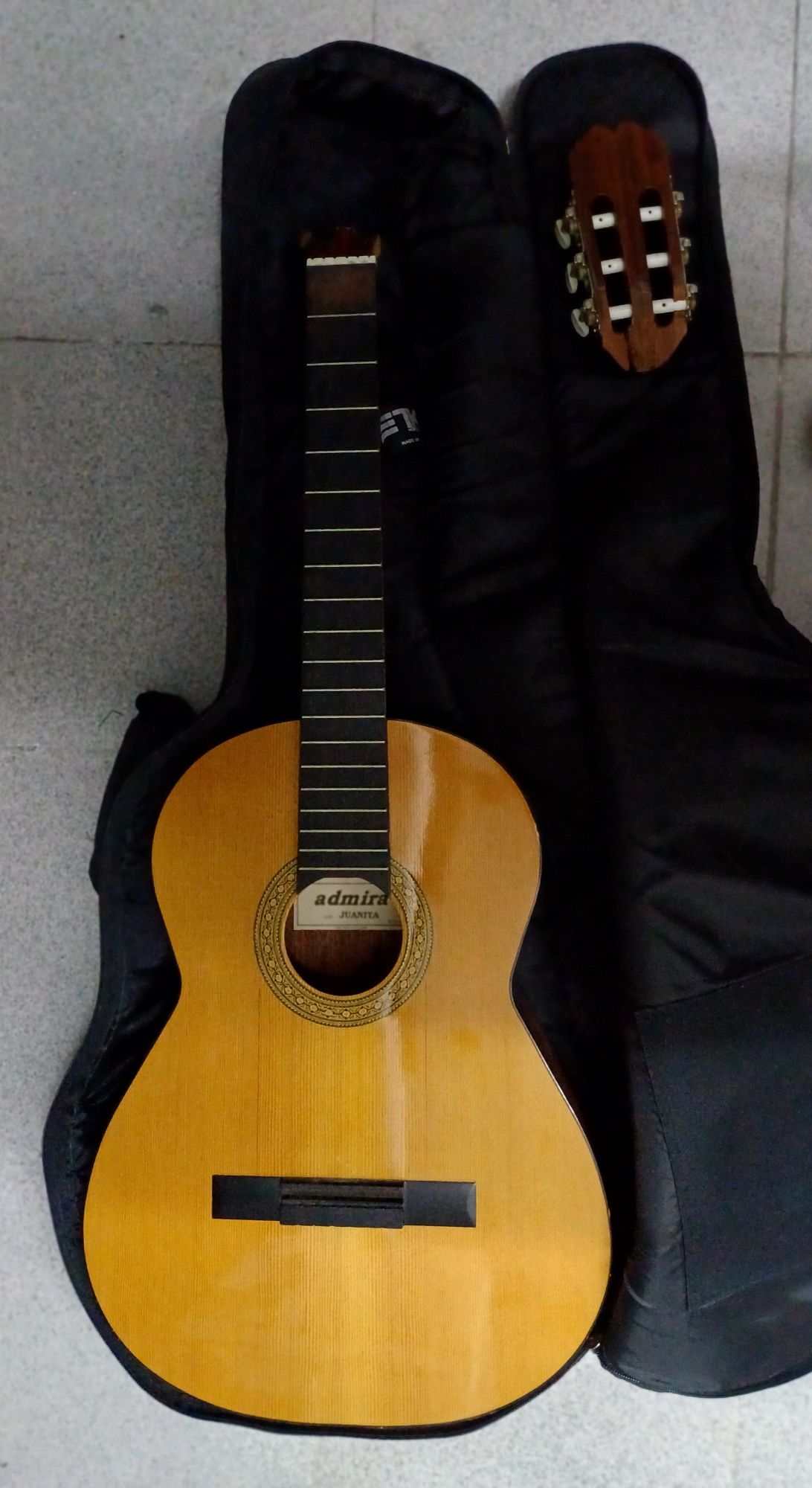 Guitarra Clássica Admira (Juanita) para recuperação (cabeça partida)