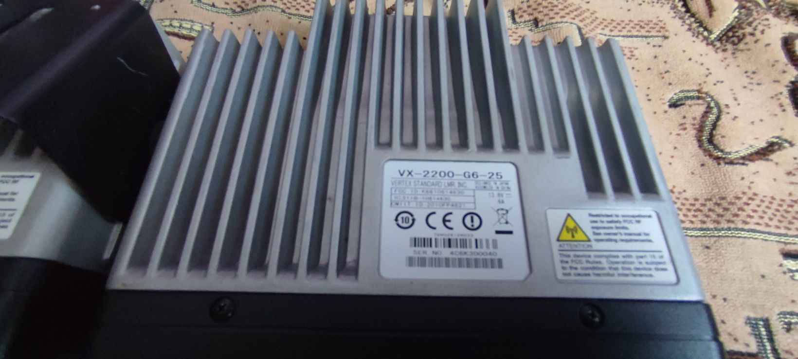 Радиостанции Standard vx-2200 VHF и UHF 2шт.