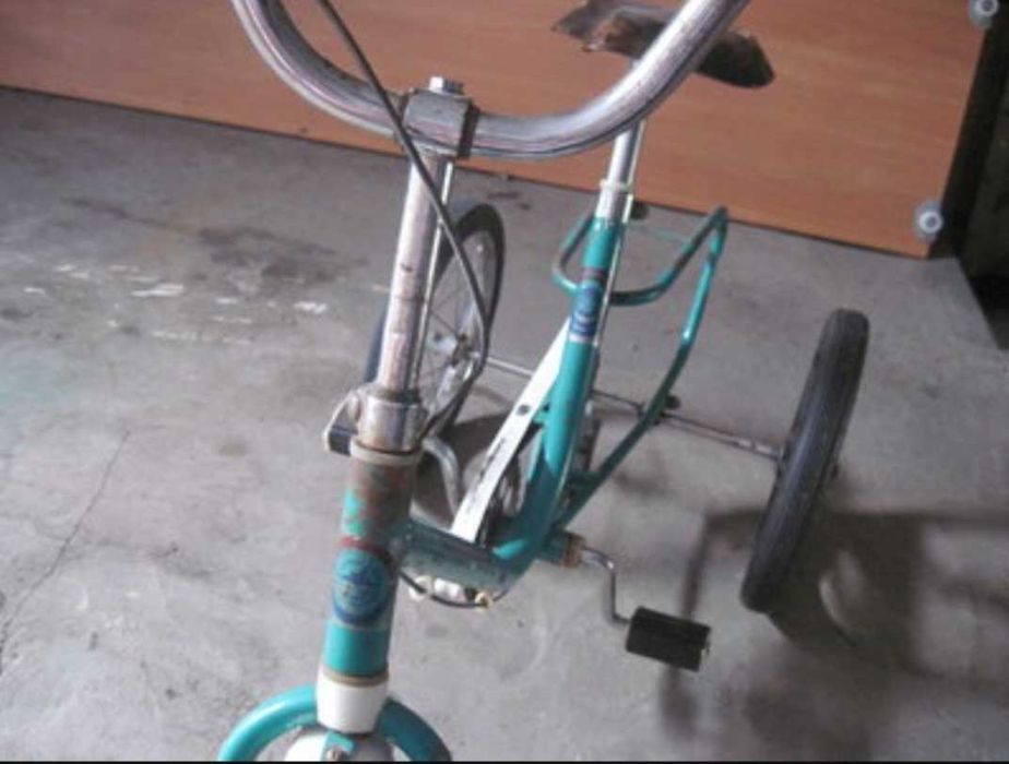 Дитячий вінтажний трьох колісний велосипед