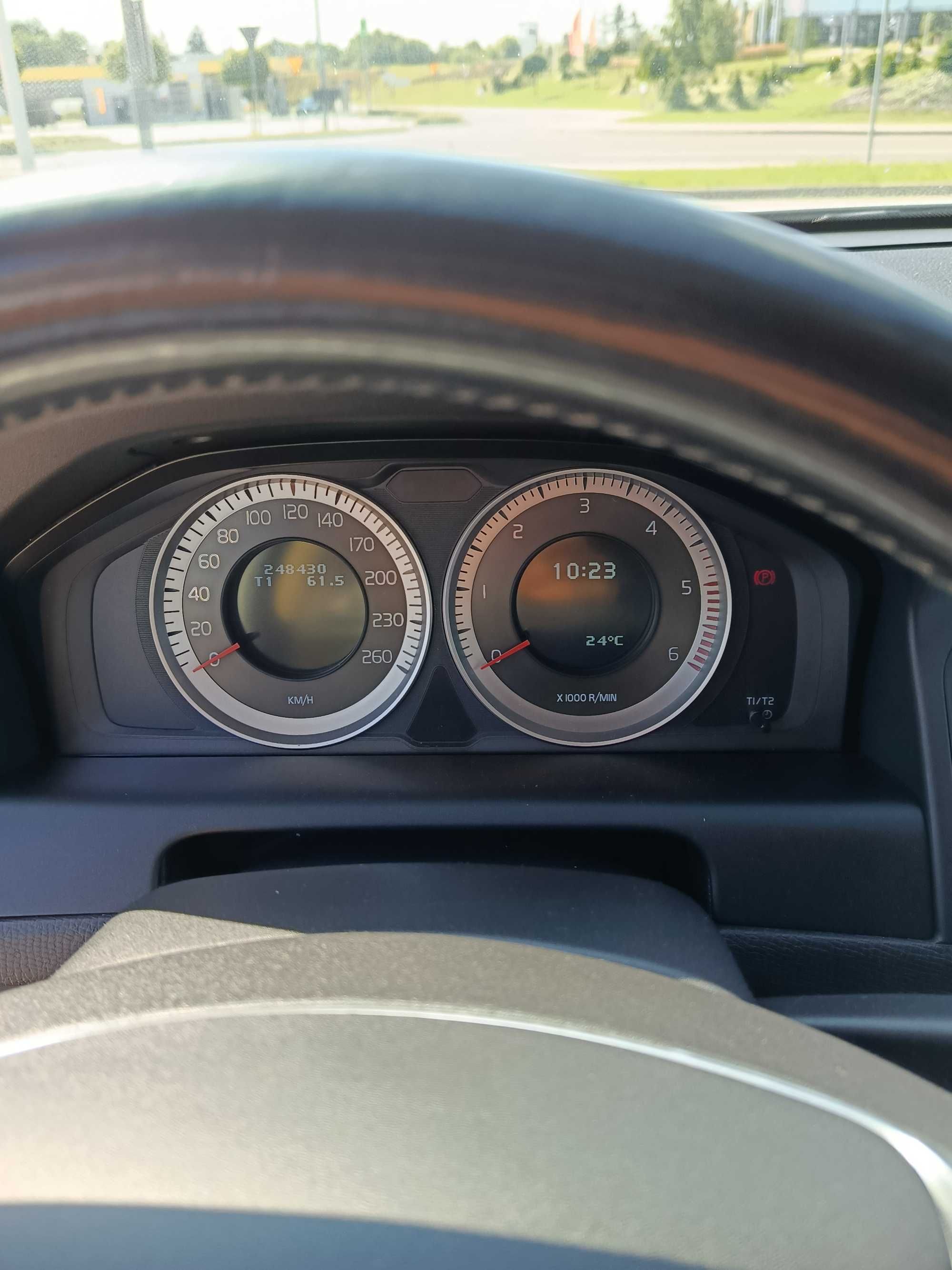 Volvo XC60 2011r 2.0 D3 163km