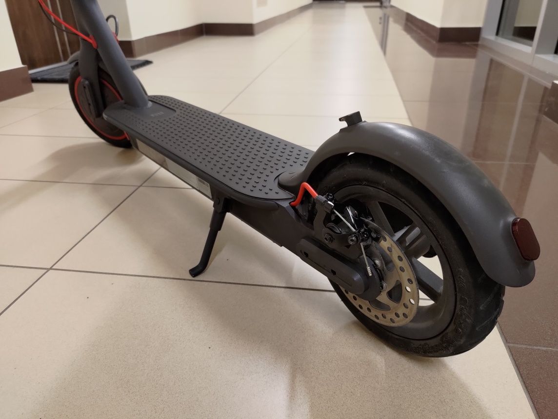 Hulajnoga Xiaomi Mi Scooter Pro m365