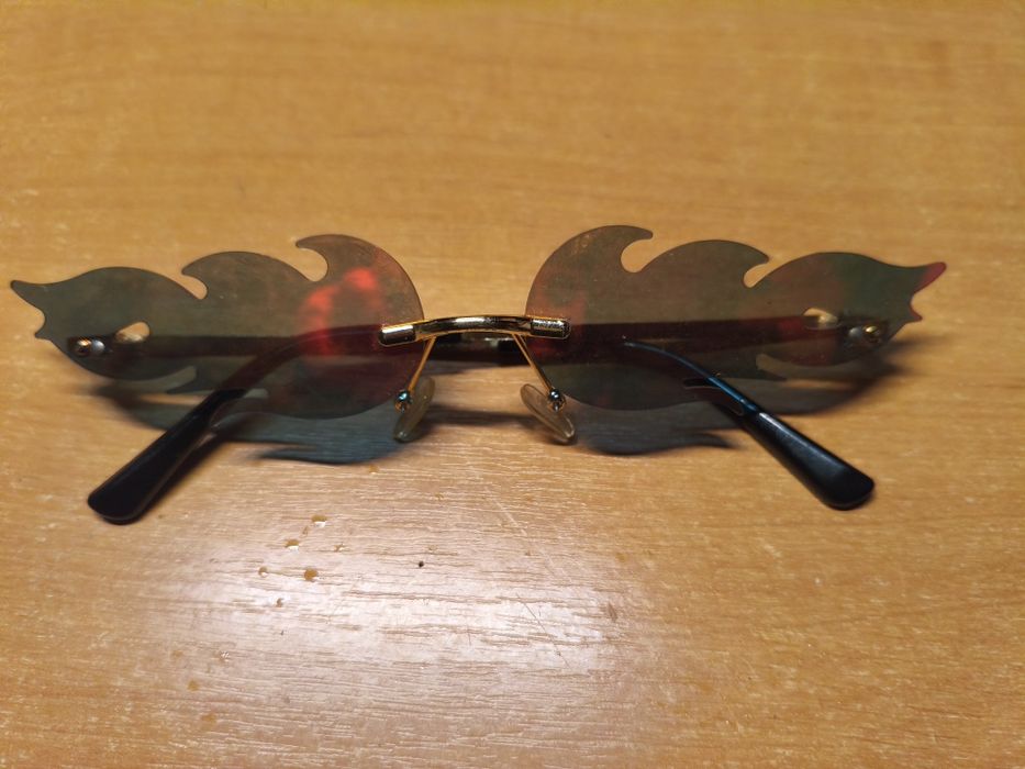 Очьки от солнца для молодежи