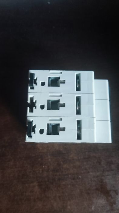 Автоматический выключатель Moeller Xpole PL6-C50/3 50A, 3-полюсный