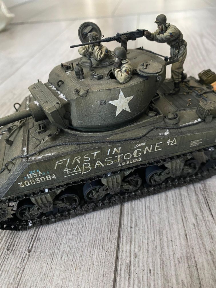 Sherman 1/35 gotowy, friulmodel