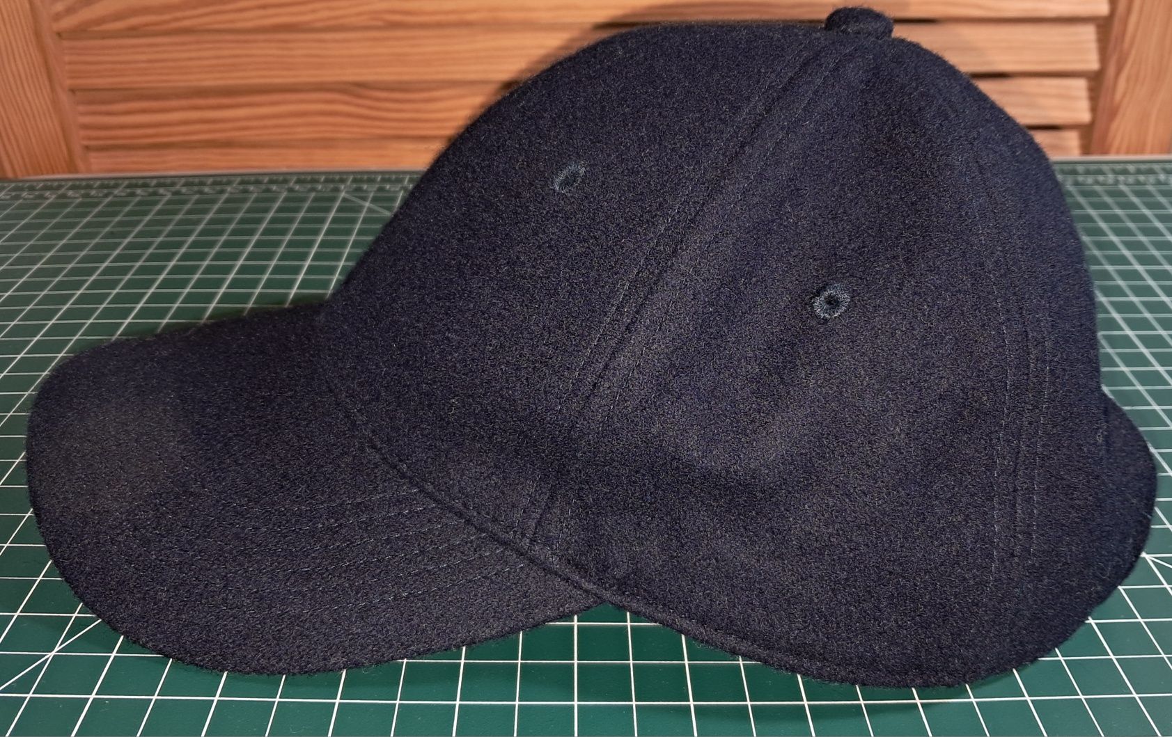 DKNY czapka z daszkiem granatowa wełna ekstra stan jak nowa unisex