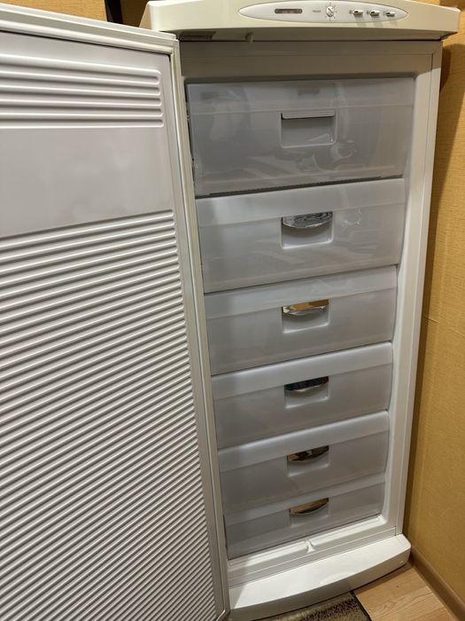 Продам морозильну камеру у відмінному стані