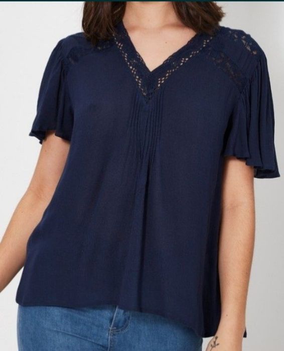 Blusas L e nr. 44  a estrear sem etiqueta,