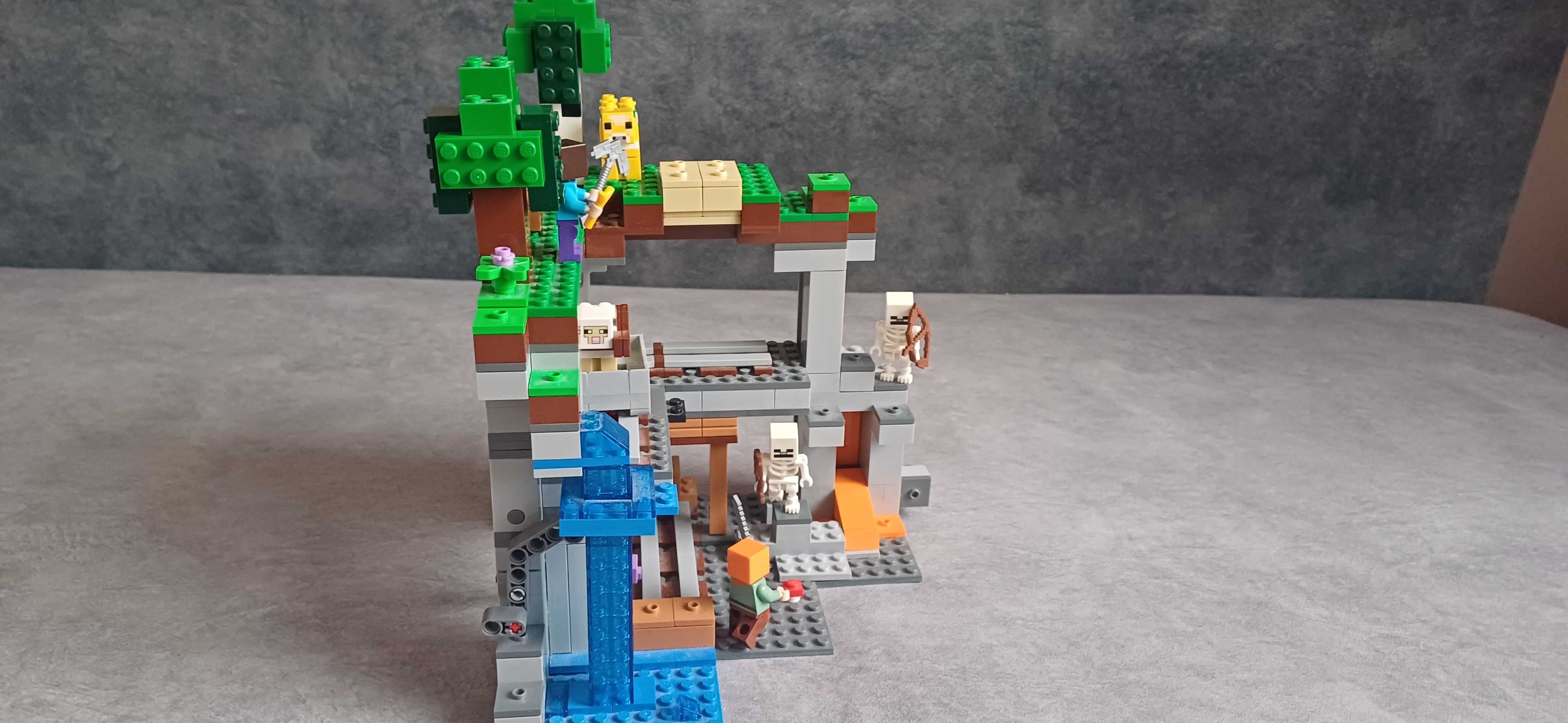 Lego Minecraft 21169 Pierwsza Przygoda