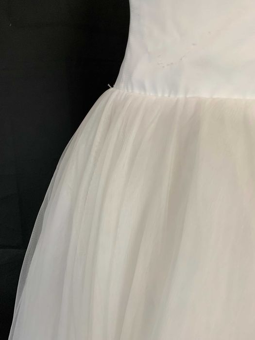 Minimalistyczna suknia ślubna balowa 36/38 S/M księżniczka tiulowa