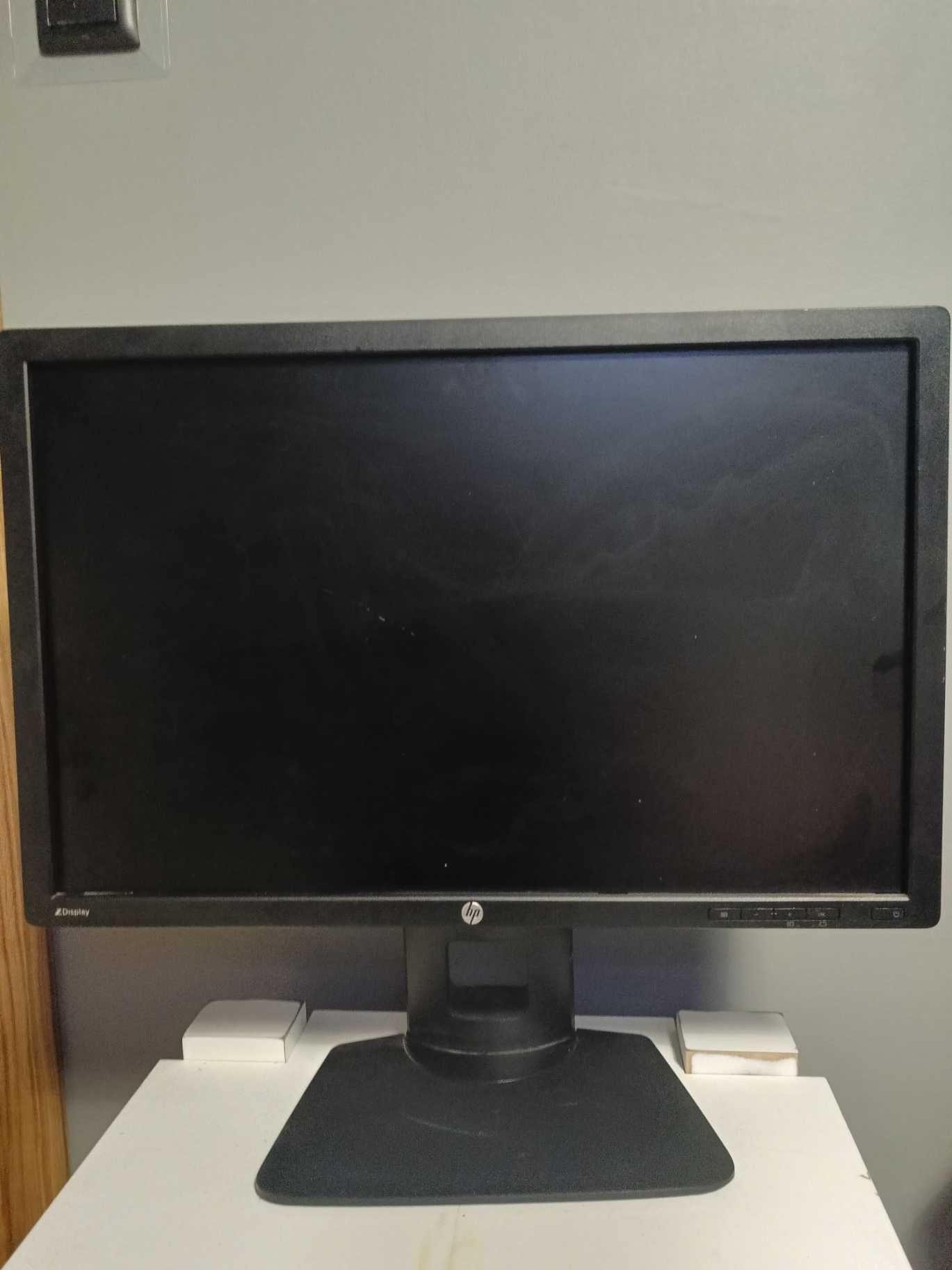2x Monitor HP Z24i