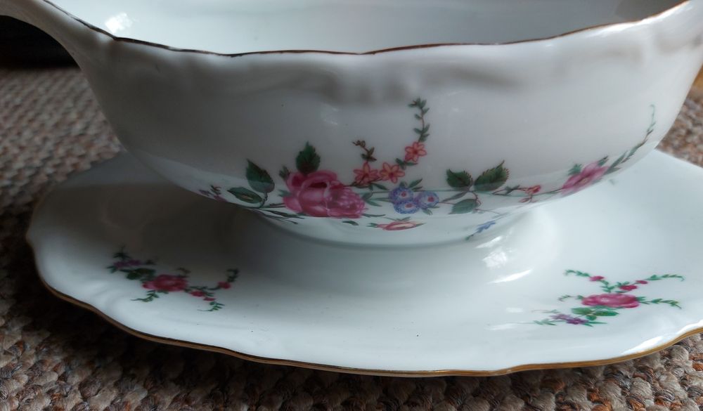 Porcelana walbrzych, duży mlecznik i sosjerka