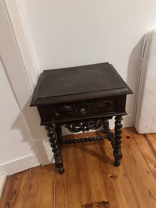 Par de mesas de cabeceira