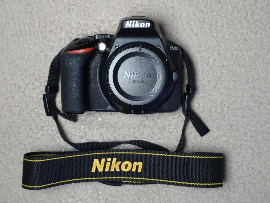 Nikon D5600 korpus/body