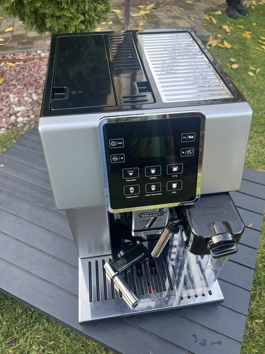 Кавоварка Delonghi Perfecta EVO 2020 року гарантія