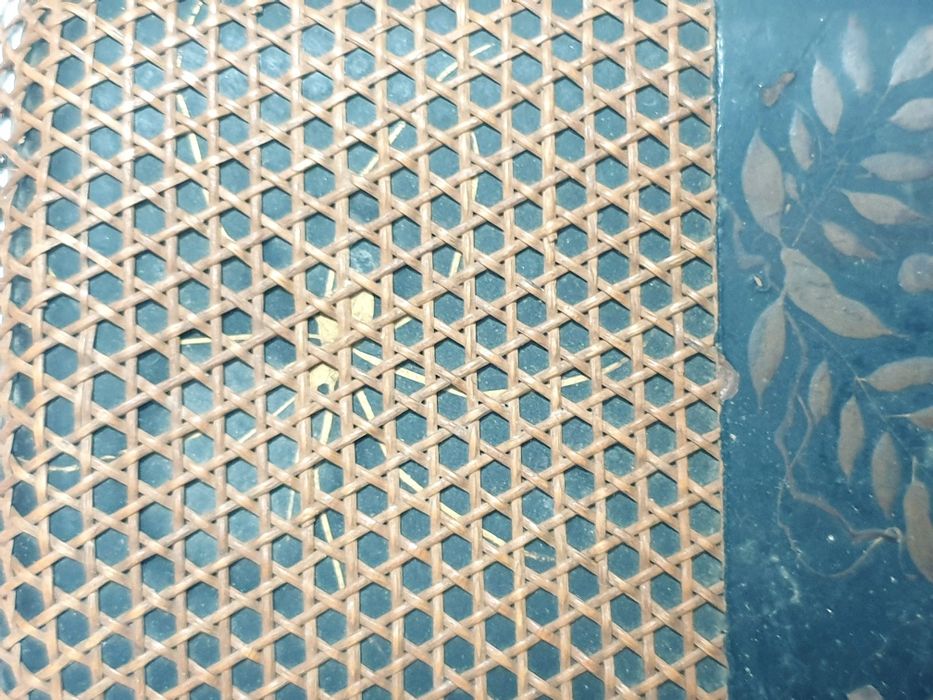 Antiga cigarreira asiática em charão pintado à mão