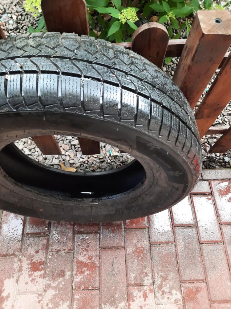 Opony zimowe 215/70/R16