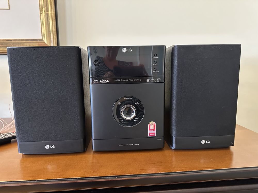 Micro Hi-Fi System XA-63 Marca LG de 30 W